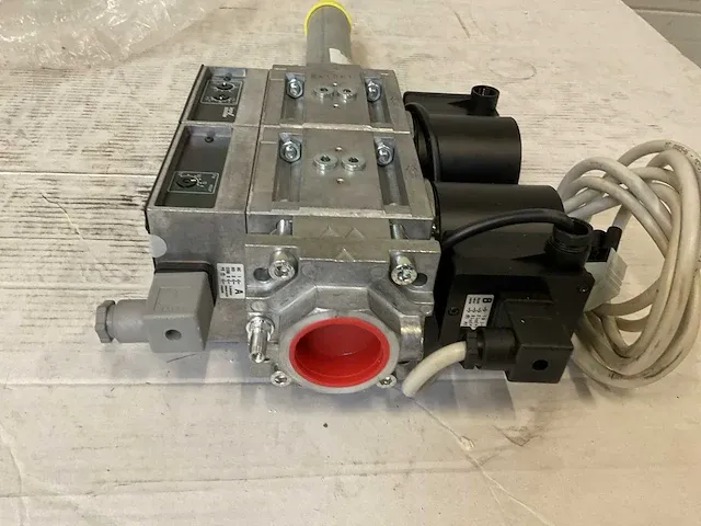 Krom schroder cg340r01-vt2wf1z gas regelblok - afbeelding 4 van  8