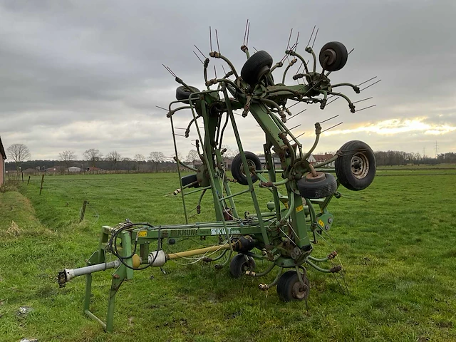 Krone kwt 10 50 8x7 hooischudder - afbeelding 1 van  19
