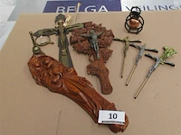 Kruisjes en beeldjes - afbeelding 1 van  7