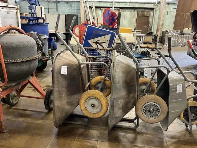 Kruiwagen (2x) - afbeelding 1 van  4