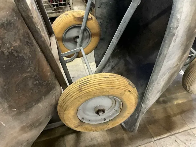 Kruiwagen (2x) - afbeelding 3 van  4
