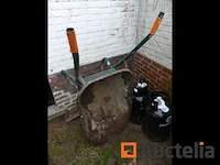 Kruiwagen en kraanbak - afbeelding 4 van  7