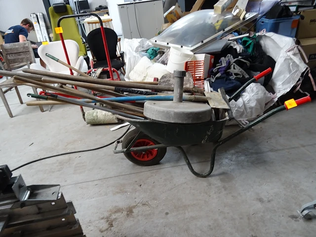 Kruiwagen fort + inhoud - afbeelding 1 van  4