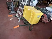 Kruiwagen, gele pvc koffer met gerief (2,3) - afbeelding 3 van  7