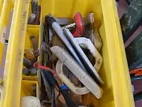 Kruiwagen, gele pvc koffer met gerief (2,3) - afbeelding 7 van  7