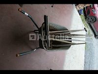 Kruiwagen, houweel, hooivork, schop,... - afbeelding 1 van  4