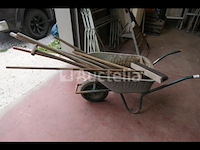 Kruiwagen, houweel, hooivork, schop,... - afbeelding 2 van  4