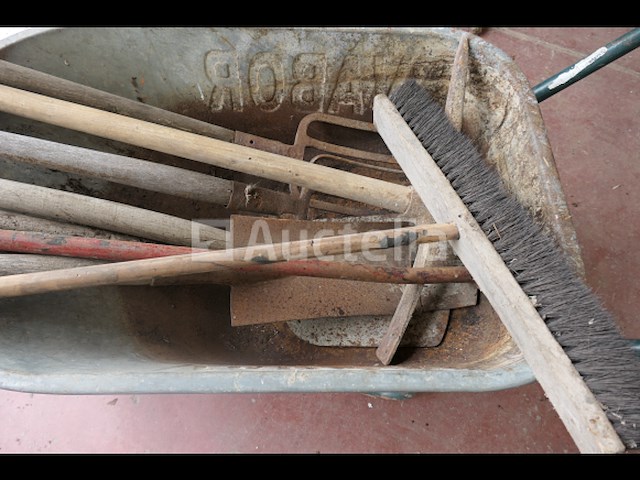 Kruiwagen, houweel, hooivork, schop,... - afbeelding 4 van  4