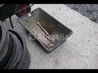 Kruiwagen, ronde schalen en rechthoekige schalen - afbeelding 5 van  9