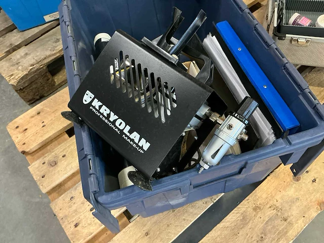 Kryolan airbrush machine - afbeelding 6 van  12