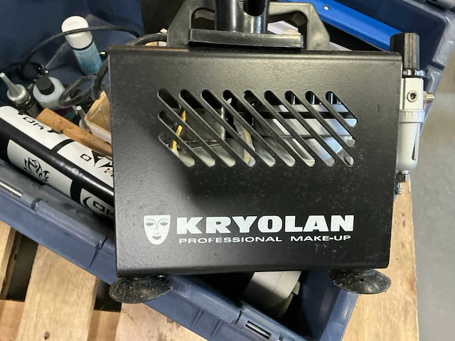 Kryolan airbrush machine - afbeelding 7 van  12