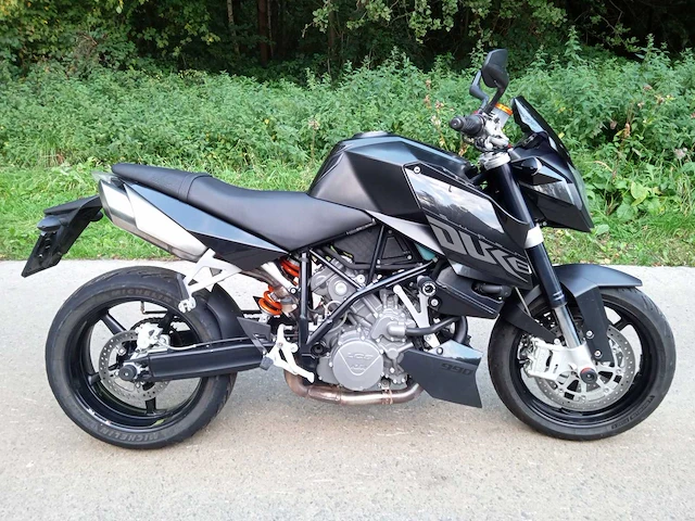 Ktm - super duke - motorfiets - afbeelding 1 van  10