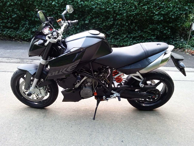 Ktm - super duke - motorfiets - afbeelding 5 van  10