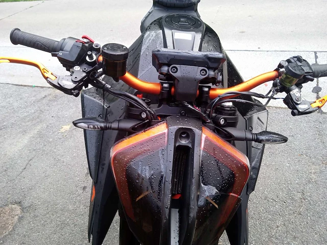 Ktm - super duke 1290 r - motorcycle - afbeelding 11 van  13