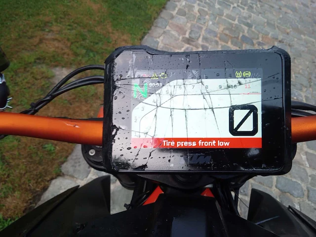 Ktm - super duke 1290 r - motorcycle - afbeelding 12 van  13
