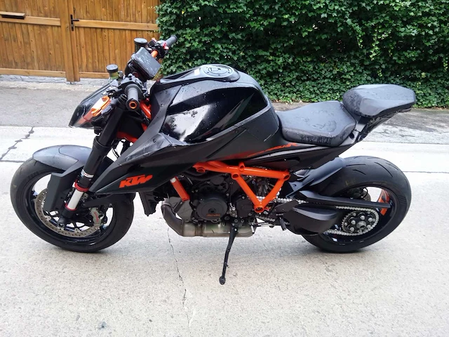 Ktm - super duke 1290 r - motorcycle - afbeelding 2 van  13