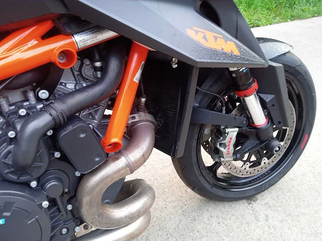 Ktm - super duke 1290 r - motorcycle - afbeelding 6 van  13
