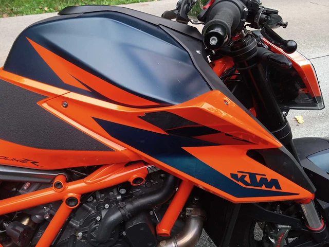 Ktm - superduke r - motorfiets - afbeelding 10 van  13