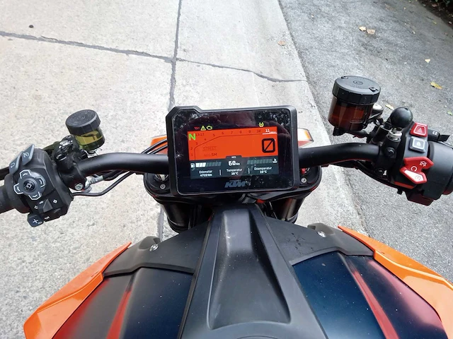 Ktm - superduke r - motorfiets - afbeelding 12 van  13