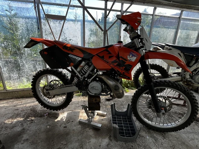 Ktm 250 - afbeelding 3 van  10
