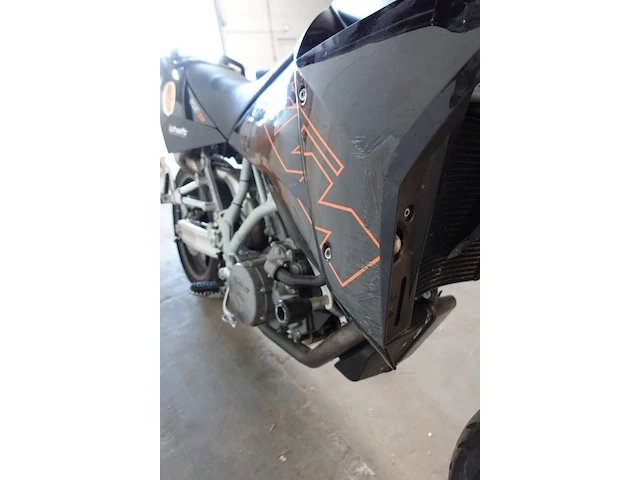 Ktm 950 supermoto - afbeelding 4 van  12