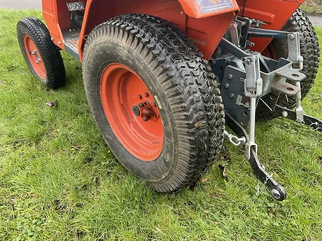 Kubota - b1502-m - 19pk 4x4 diesel tuinbouw tractor - 1980 - afbeelding 4 van  20