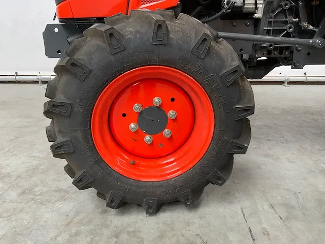 Kubota - neostar a211n tractor 4wd - afbeelding 3 van  18