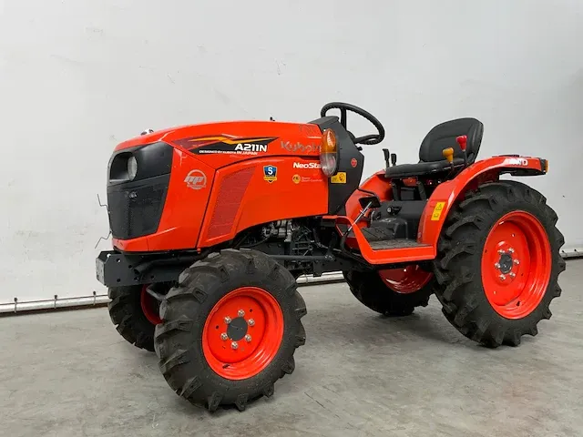 Kubota - neostar a211n tractor 4wd - afbeelding 1 van  18