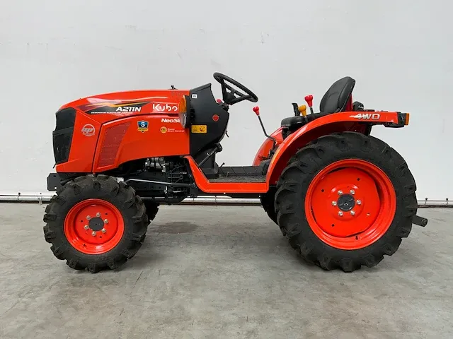 Kubota - neostar a211n tractor 4wd - afbeelding 11 van  18