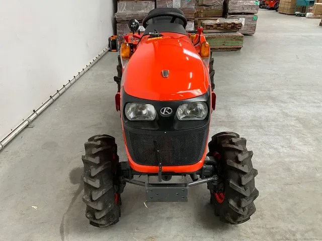 Kubota - neostar a211n tractor 4wd - afbeelding 12 van  18