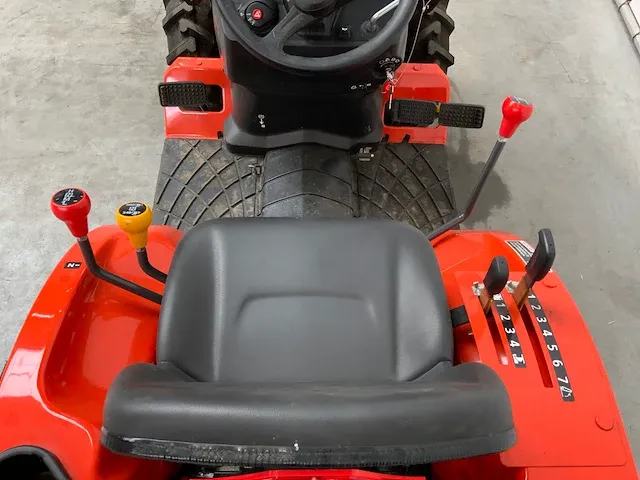 Kubota - neostar a211n tractor 4wd - afbeelding 15 van  18