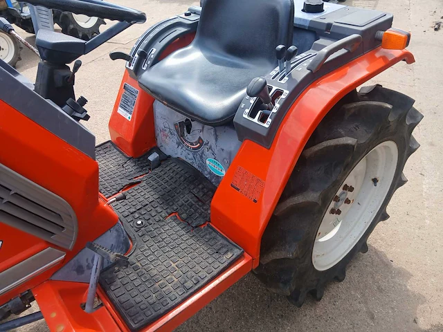 Kubota aste a17 minitractor 4wd - afbeelding 5 van  6