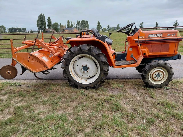 Kubota b17 vierwielaangedreven minitractor met grondfrees - afbeelding 14 van  20