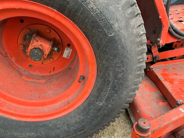 Kubota b1750 hst minitractor - afbeelding 18 van  30