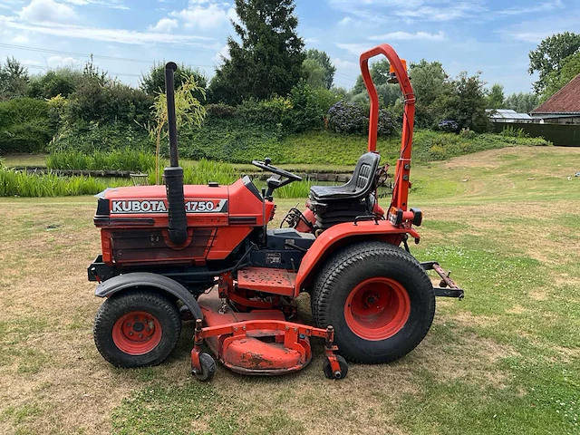 Kubota b1750 hst minitractor - afbeelding 12 van  30