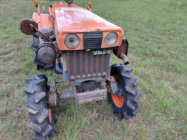 Kubota b7000 minitractor met grondfrees - afbeelding 10 van  17