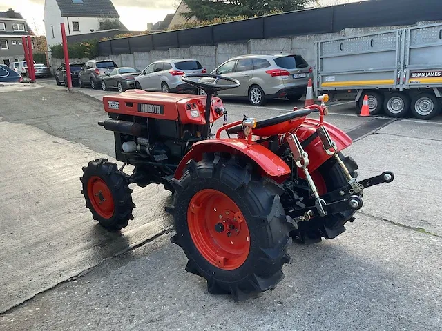 Kubota b7000 minitractor - afbeelding 6 van  11