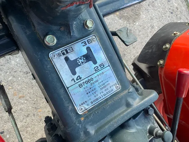 Kubota b7000 minitractor - afbeelding 9 van  11