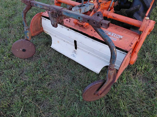 Kubota b7001 vierwielaangedreven minitractor met grondfrees - afbeelding 7 van  19