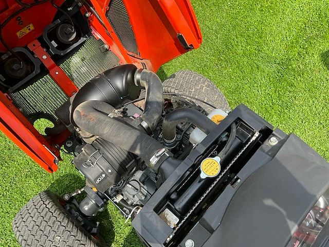 Kubota bx261 micro hydrostatische tractor - afbeelding 10 van  24