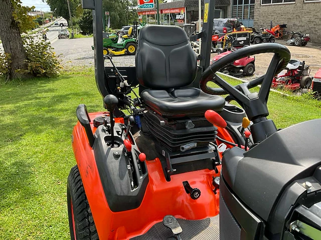 Kubota bx261 micro hydrostatische tractor - afbeelding 14 van  24
