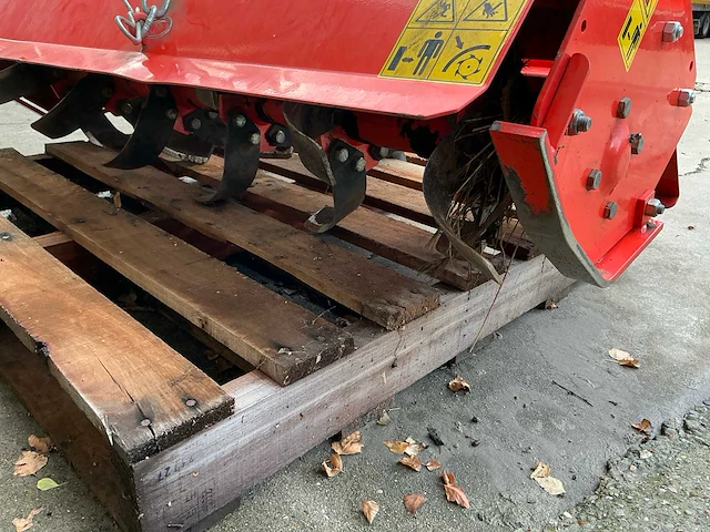Kubota bx261 minitractor 4x4 met frees en klepelmaaier - afbeelding 20 van  30