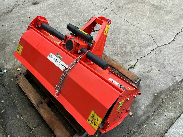 Kubota bx261 minitractor 4x4 met frees en klepelmaaier - afbeelding 21 van  30
