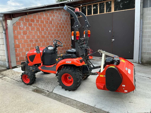 Kubota bx261 minitractor 4x4 met frees en klepelmaaier - afbeelding 25 van  30