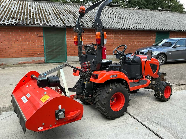Kubota bx261 minitractor 4x4 met frees en klepelmaaier - afbeelding 29 van  30