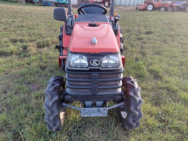 Kubota gb170 vierwielaangedreven minitractor - afbeelding 6 van  13