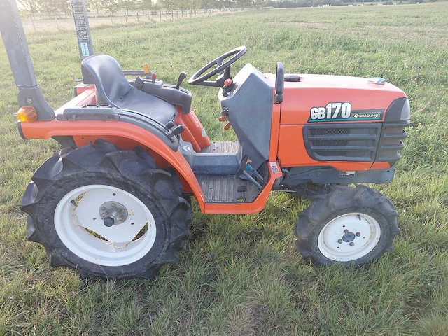 Kubota gb170 vierwielaangedreven minitractor - afbeelding 7 van  13