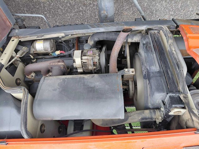 Kubota gl-19 vierwielaangedreven minitractor - afbeelding 3 van  11