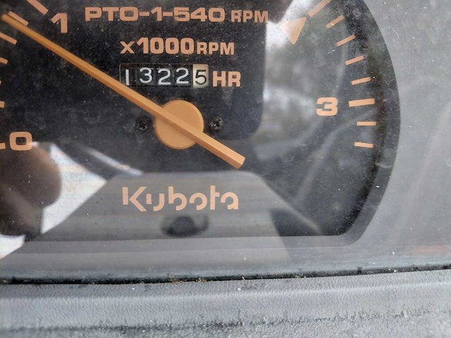 Kubota gl-19 vierwielaangedreven minitractor - afbeelding 7 van  11