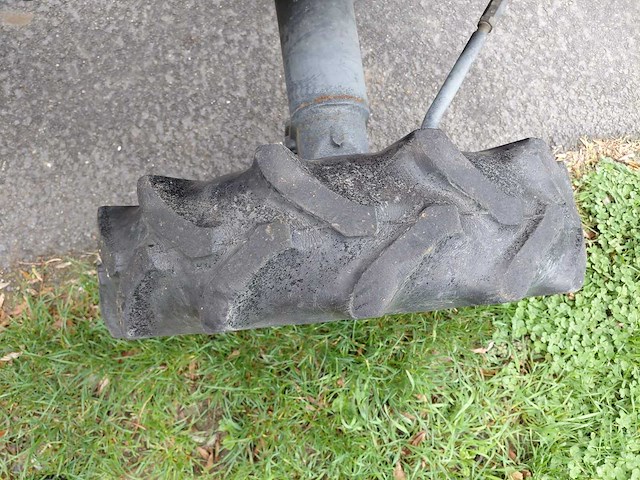 Kubota gl-19 vierwielaangedreven minitractor - afbeelding 8 van  11